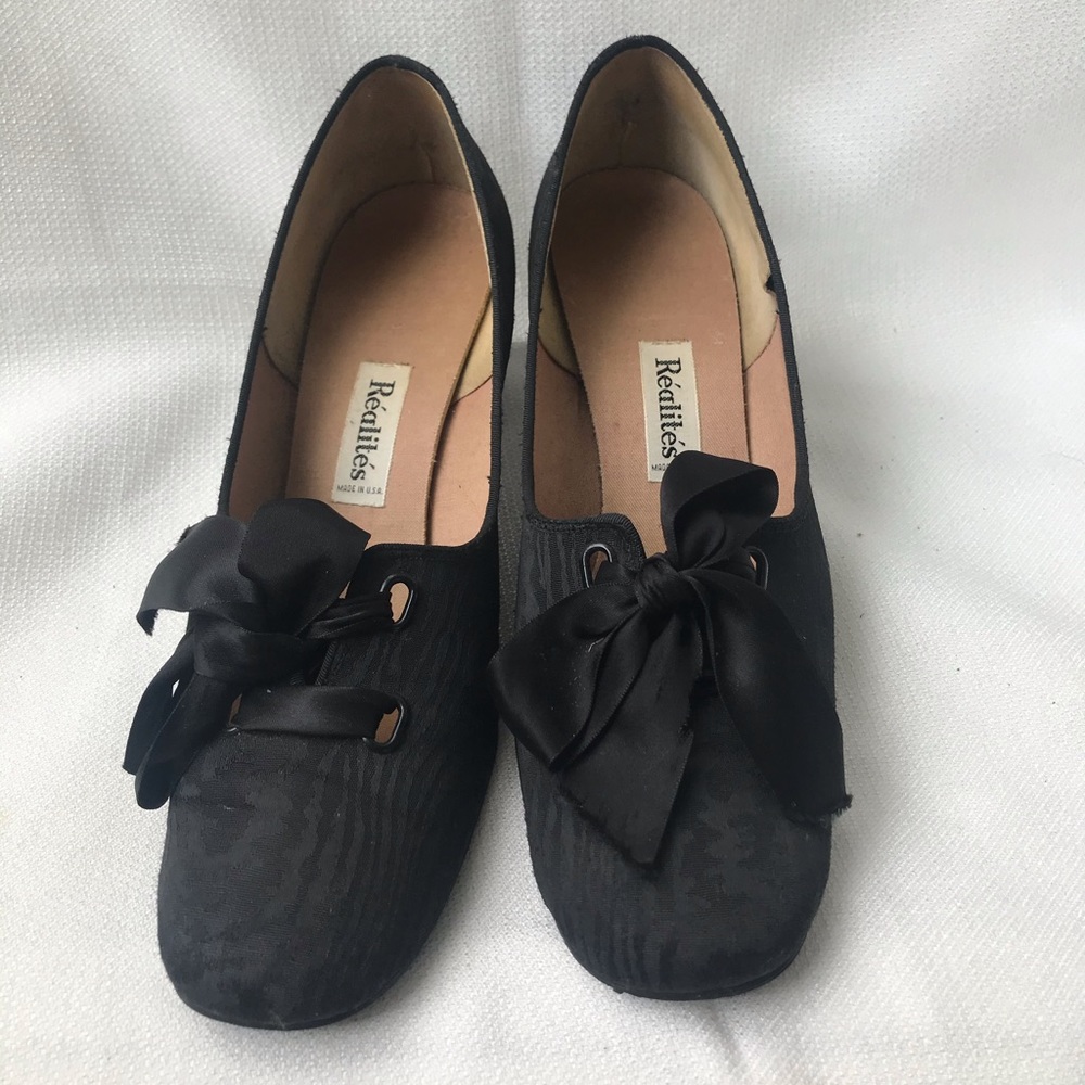 Woman’s vintage witches shoes